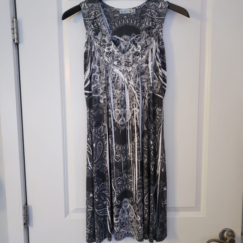 Black and white dress